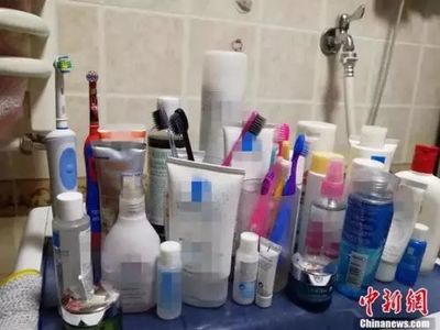 廁所被老婆的化妝品塞滿！網友神評引爆笑點